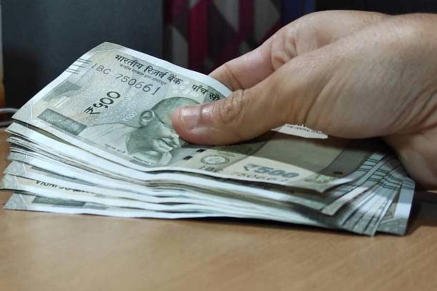 কৃষ্ণমূর্তি ২০০০ টাকার বিকল্প হিসাবে ৫০০ টাকার নোটকে আদর্শ বলে উল্লেখ করেছেন। ২০০০ টাকা তুলে নিলে সে ক্ষেত্রে ৫০০ টাকার নোটের মাধ্যমেও লেনদেন করা যেতে পারে। সে ক্ষেত্রে একটির বদলে নোটের সংখ্যা বৃদ্ধি পেয়ে হবে চারটি। কিন্তু মোট অর্থমূল্যের কোনও পরিবর্তন হবে না।