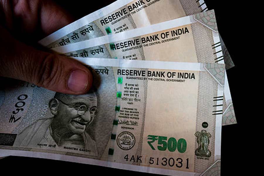 এই প্রসঙ্গে বস্টন কনসালটিং গ্রুপ (বিসিজি)-এর একটি সমীক্ষার প্রতিবেদনের কথাও উল্লেখ করেছেন কৃষ্ণমূর্তি। সেই রিপোর্টে লেখা রয়েছে, ২০২৬ সালের মধ্যে আর্থিক লেনদেনের ক্ষেত্রে বিশাল পরিবর্তন আসতে চলেছে।