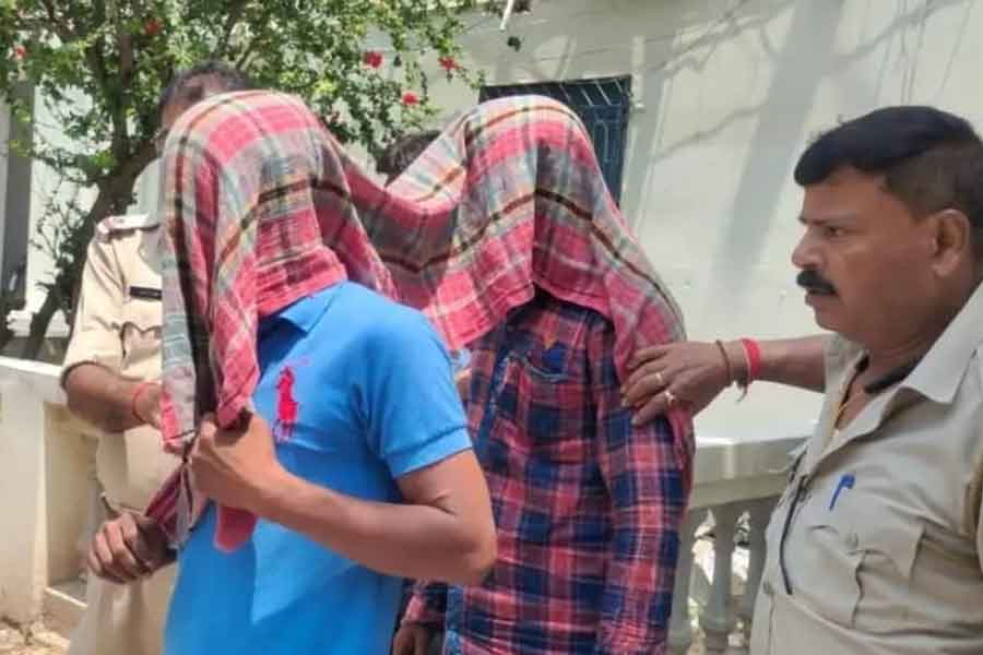 Police arrests 4 dacoits from Hariharpara of Murshidabad