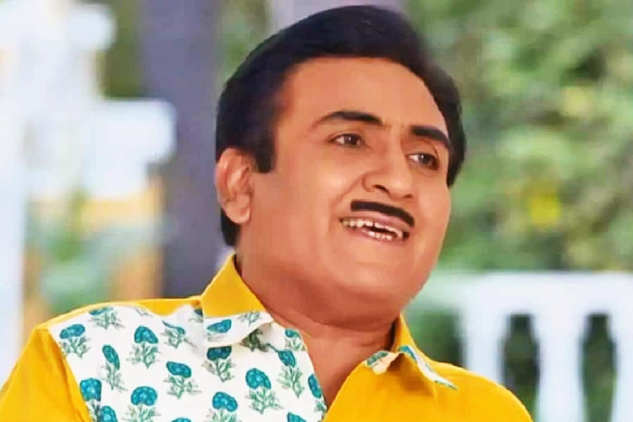 জেঠালালের চরিত্রে অভিনয় করে জনপ্রিয় হয়ে ওঠেন দিলীপ জোশী। হিন্দি ধারাবাহিকের পরিচিত মুখ তিনি। দুর্দান্ত কমিক টাইমিংয়ের জন্য দর্শকের কাছে প্রশংসা কুড়িয়েছেন। কিন্তু দিলীপের কেরিয়ারে এমন সময় আসে, যখন তিনি মাত্র ৪০০ টাকা পারিশ্রমিক পেতেন।