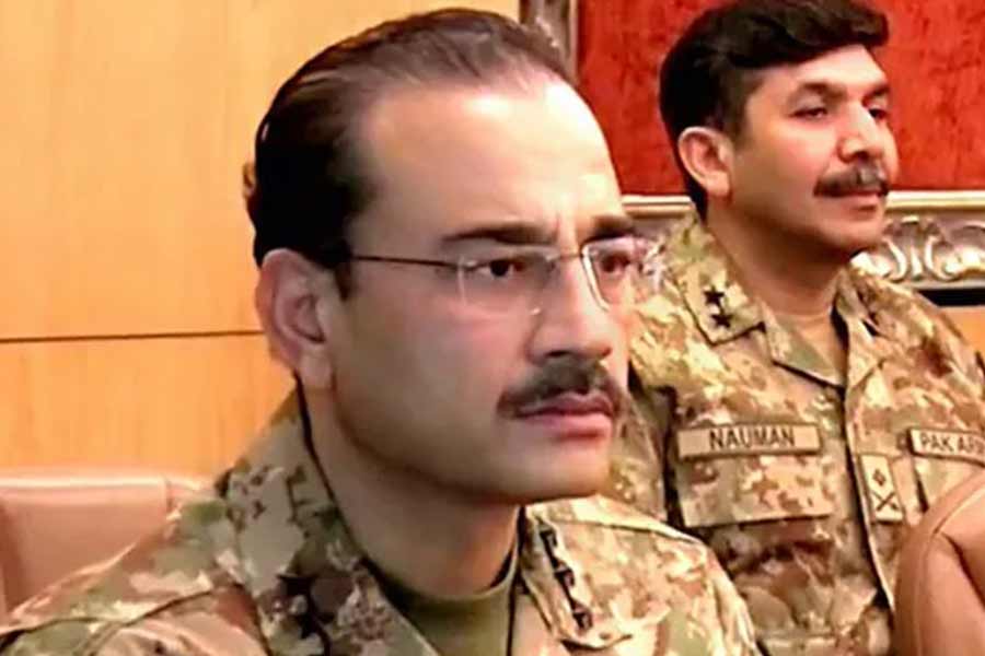 পাক সেনাপ্রধান জেনারেল অসীম মুনির এই বিক্ষোভের বিরুদ্ধে কড়া হুঁশিয়ারি দিয়েছিলেন আগেই। তিনি সাফ জানিয়ে দিয়েছিলেন, কোনও রকম ‘গুন্ডামি’ তিনি বরদাস্ত করবেন না।