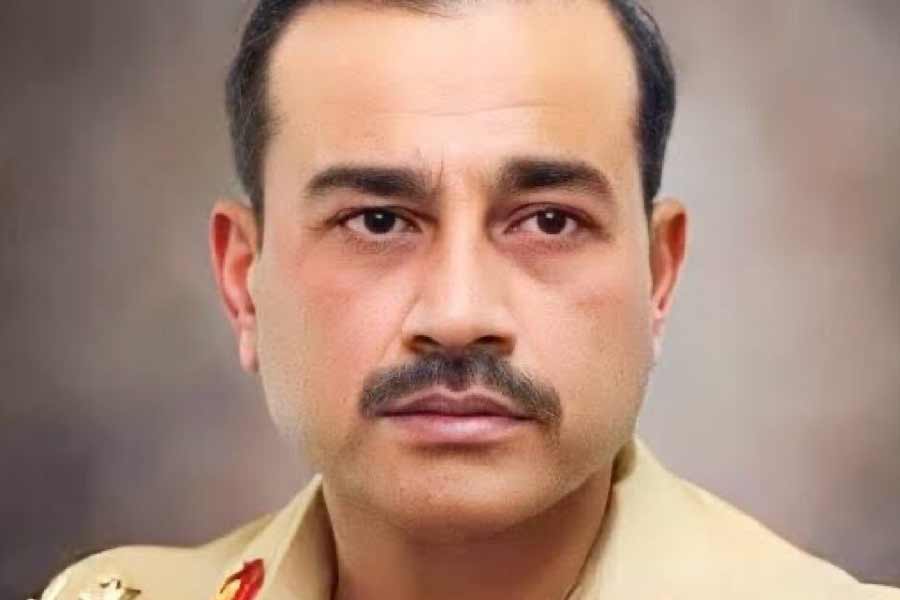 জ়ালমে আরও জানিয়েছেন, মঙ্গলবারের রুদ্ধদ্বার বৈঠকে মুনির যা যা বলেছেন, বিশ্বস্ত সূত্রে সে সব কথা জানতে পেরেছেন তিনি। তাতে তাঁর মনে হয়েছে, পাকিস্তানে পরিস্থিতি মারাত্মক পর্যায়ে পৌঁছেছে।