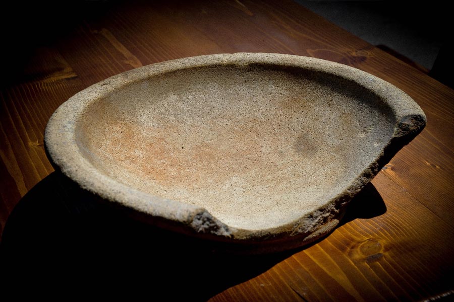 image of things found from varna necropolis 