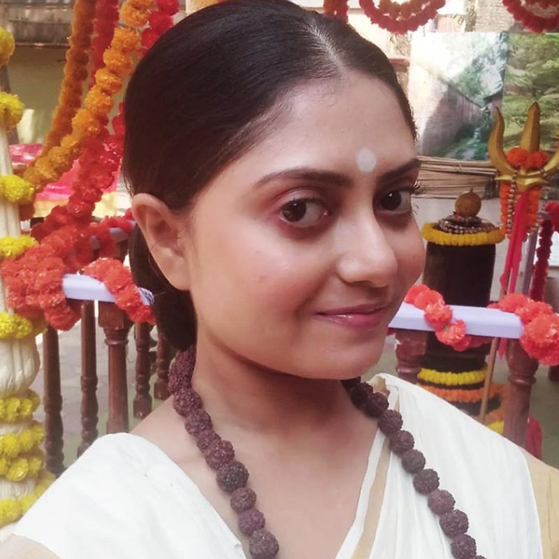 বেশ কয়েকটি ধারাবাহিকের জন্য অডিশন দিয়েছিলেন সুচন্দ্রা। সবে কাজ পেয়েছিলেন ‘গৌরী এলো’ সিরিয়ালে। স্বপ্ন ছুঁতে পারছিলেন আস্তে আস্তে।  এই কাজ পেয়ে কতটা খুশি ছিলেন তা অভিনেত্রীর সমাজমাধ্যম প্রোফাইল থেকে স্পষ্ট।