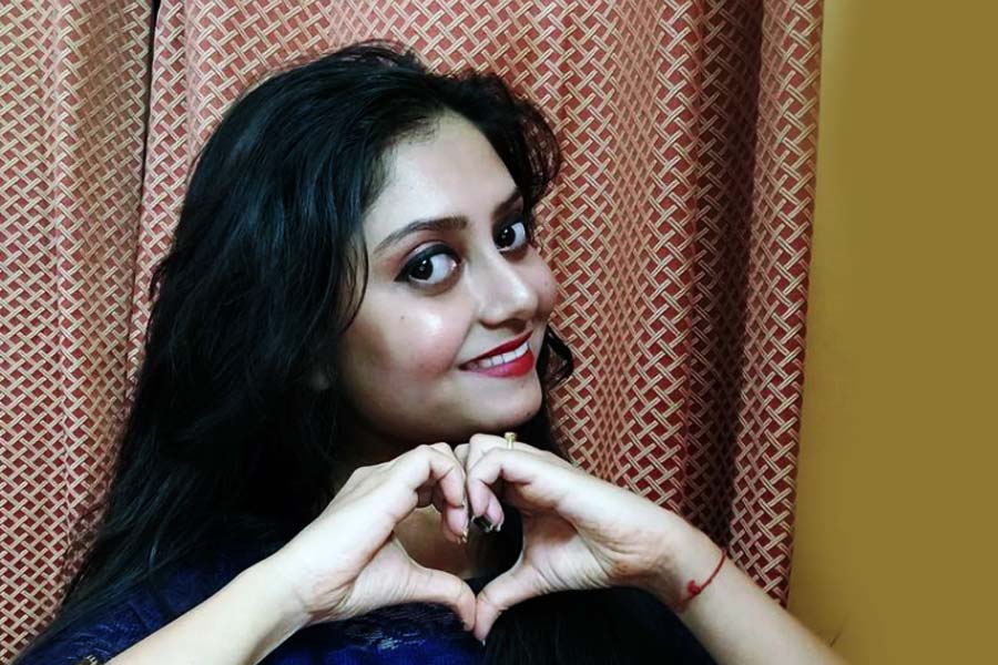 ইতিমধ্যে ঘাতক লরির চালককে গ্রেফতার করা হয়েছে বলে পুলিশ সূত্রে খবর। পুরো ঘটনার তদন্ত চলছে। সুচন্দ্রার মৃত্যুতে ভেঙে পড়েছে পরিবার। স্বামী এবং বাবা কেউই কথা বলার মতো পরিস্থিতিতে নেই।