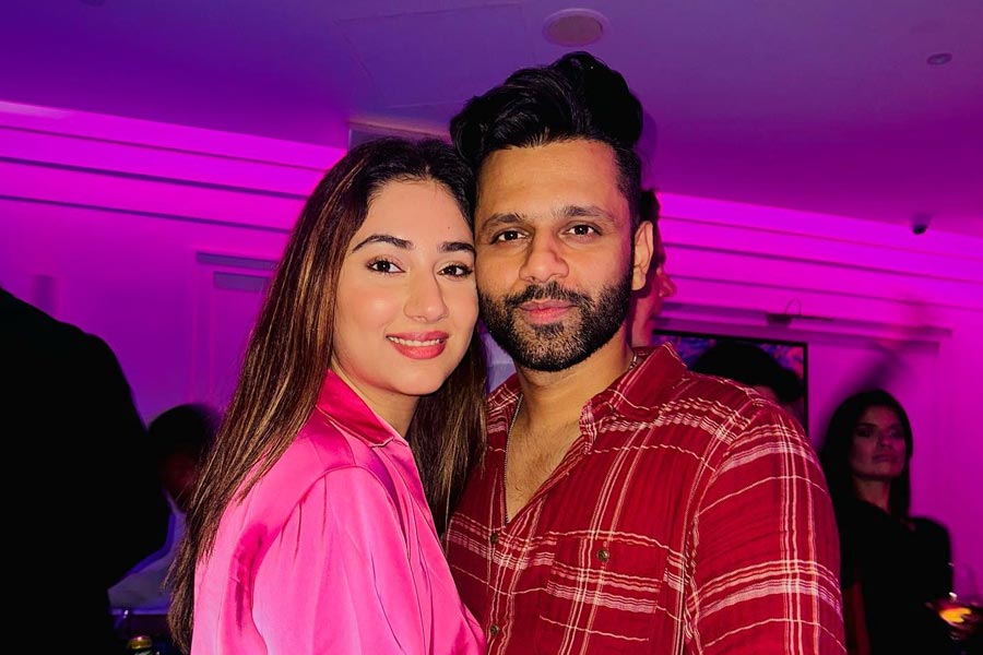 picture of rahul vaidya and his wife
