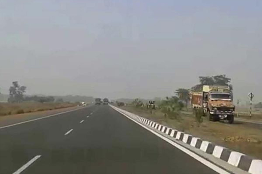 Picture of a highway in india