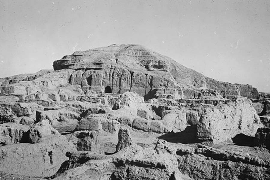 ১৯৯১ সালে উপসাগরীয় যুদ্ধের সময় সাদ্দাম আমেরিকার বিমানহানা থেকে রক্ষা করার জন্য বিশেষ ব্যবস্থা করেছিলেন। উরের জ়িগুরাতের পাশে দাঁড়িয়ে থাকত বেশ কয়েকটি যুদ্ধজাহাজ। যাতে আমেরিকার বায়ুসেনা এই ঐতিহাসিক নিদর্শন ওড়ানোর চেষ্টা না করে।