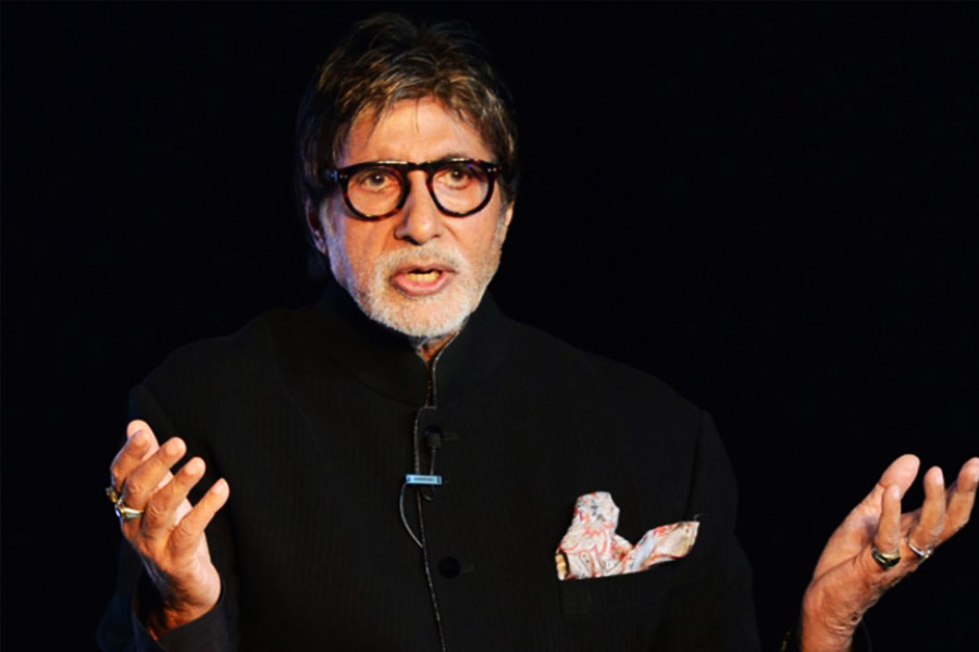 গোড়ায় রমরমিয়ে চললেও ক্রমাগত লোকসানের জেরে ১৯৯৯ সালে এবিসিএলের রুগ্‌ণ চেহারা বেরিয়ে পড়েছিল। অমিতাভ বলেছিলেন, ‘‘কোনও সন্দেহ নেই, আমার পেশাদার কেরিয়ারের সবচেয়ে অন্ধকারময় পর্ব ছিল সেই দিনগুলো। কখনও ভুলব না, পাওনাদারের আমাদের দরজায় এসে গালিগালাজ করতেন, হুমকি দিতেন, টাকাপয়সা ফেরত দেওয়ার কথা শোনাতেন।’’