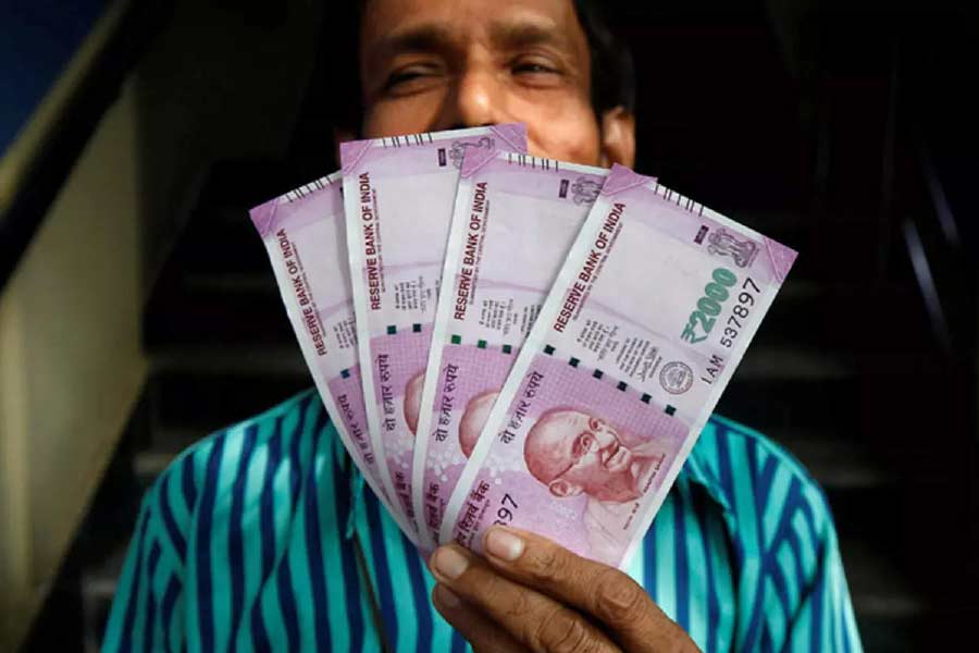 representative photo of RS 2000 Note