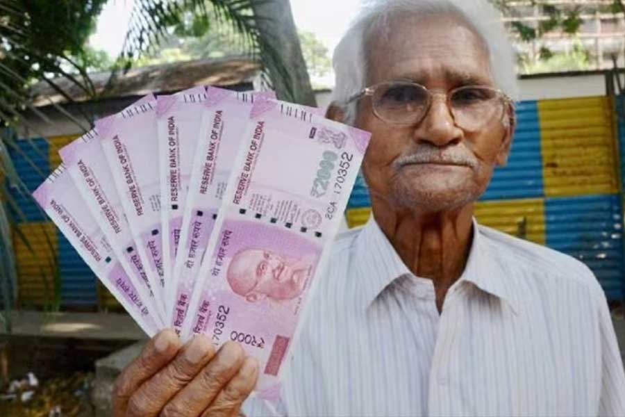 representative photo of RS 2000 Note