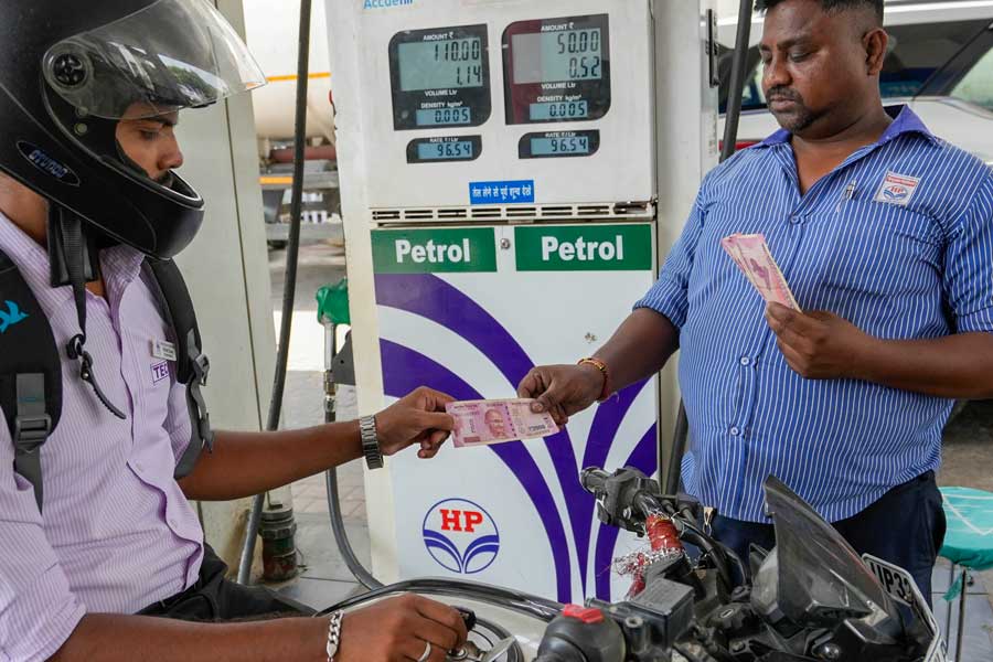 image of a petrol pump 