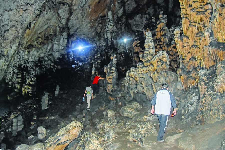 সুমের এই গবেষণাপত্র ছাপতে দেয়নি বেজিং বিশ্ববিদ্যালয়। তাঁকে নিয়ে কৌতুক করা হয়। ভেঙে পড়েন সুম। তিনি চিন ছেড়ে জাপানে চলে যান। সেখানেই বাকি জীবন কাটিয়েছিলেন।