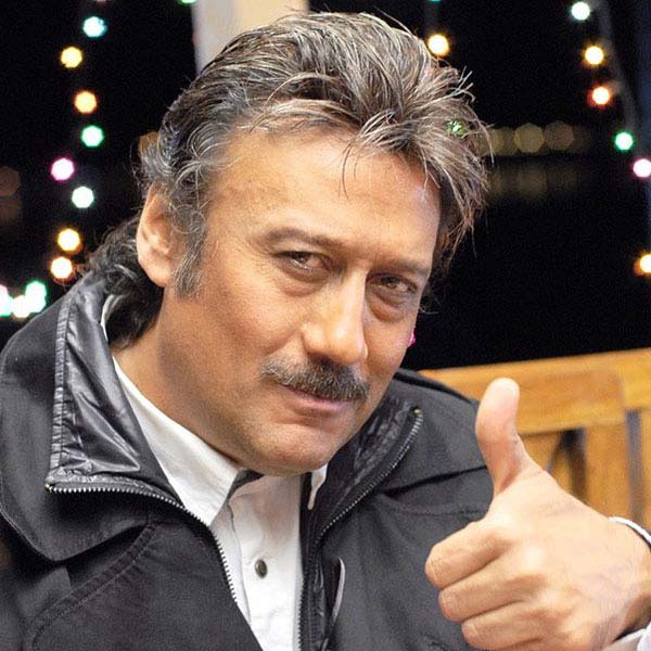 বাধ্য হয়ে সত্যনারায়ণ তখন জ্যাকি শ্রফের কাছে যান। নব্বইয়ের দশকে ইন্ডাস্ট্রিতে ভাল পরিচিতি গড়ে তুলেছিলেন জ্যাকি। কিন্তু সত্যনারায়ণের প্রস্তাব ফিরিয়ে দেন জ্যাকিও।