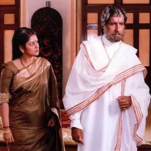 ‘সূর্যবংশম’ মুক্তির পর জানা যায়, এই ছবিতে অভিনয়ের জন্য ইন্ডাস্ট্রির ১২ জন অভিনেতার কাছে প্রস্তাব নিয়ে গিয়েছিলেন পরিচালক। সবার শেষে প্রস্তাব যায় অমিতাভের কাছে।