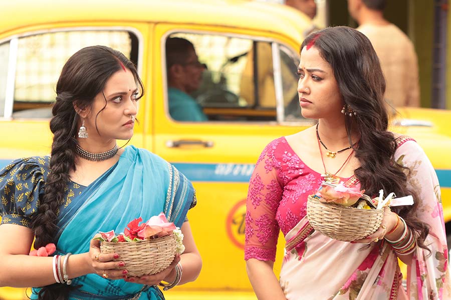 Tollywood Actor Priyanka Sarkar-Sohini Sarkar
