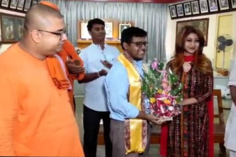 শুভ্রাংশুকে শুভেচ্ছা বার্তা পাঠালেন মুখ্যমন্ত্রী।