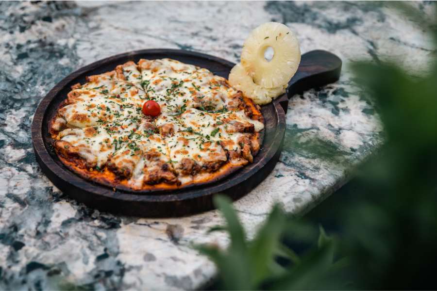 ভিন্ন স্বাদের খোঁজ নিতে আপনাদের গন্তব্য হতে পারে তপসিয়ার ক্যাফে অফবিট আপ দেয়ার।