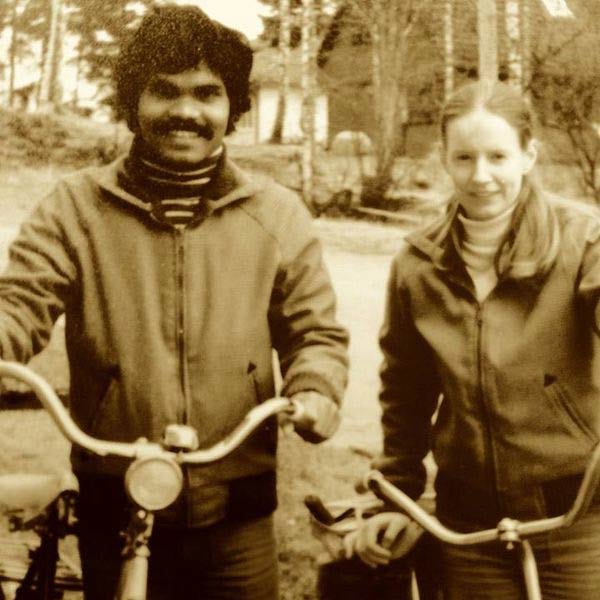 মনের মানুষকে যে কথা দিয়েছেন, তা ফিরিয়ে নিতে মোটেও রাজি ছিলেন না প্রদ্যুম্ন। তাই নিজের সর্বস্ব বিক্রি করে সুইডেন যাওয়ার সিদ্ধান্ত নেন তিনি। কিনে ফেলেন একটি সাইকেলও।