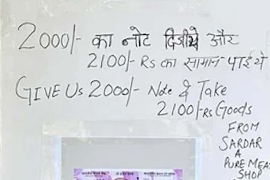 Delhi meat shop offers goods worth 2100 for rs 2000 note, Internet applauds marketing move 