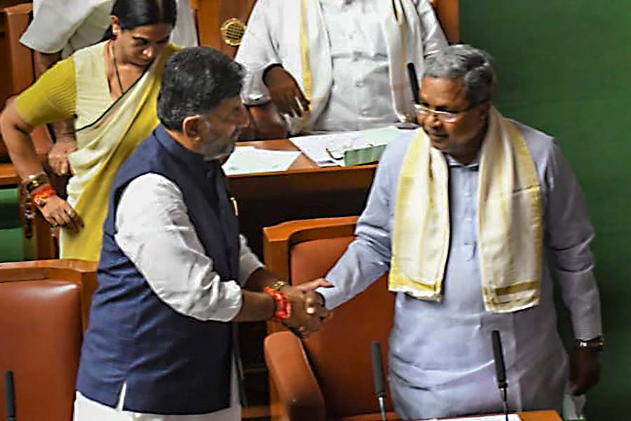 In Karnataka 24 new ministers may take oath on Saturday in CM Siddaramaiah cabinet