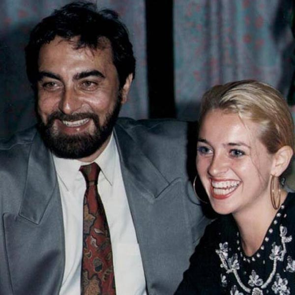 ব্রিটিশ বংশোদ্ভূত পোশাকশিল্পী সুজ়ান হামফ্রেসকে বিয়ে করেন কবীর। দ্বিতীয় বিয়েও বেশি দিন টেকেনি কবীরের। দ্বিতীয় বার বিচ্ছেদের পর ৪৬ বছর বয়সে টেলিভিশন এবং রেডিয়ো শিল্পী নিক্কি বেদীর সঙ্গে গাঁটছড়া বাঁধেন। ২০০৫ সালে নিক্কির সঙ্গে বিচ্ছেদের ১১ বছর পর আবার ছাঁদনাতলায় বসেন কবীর।