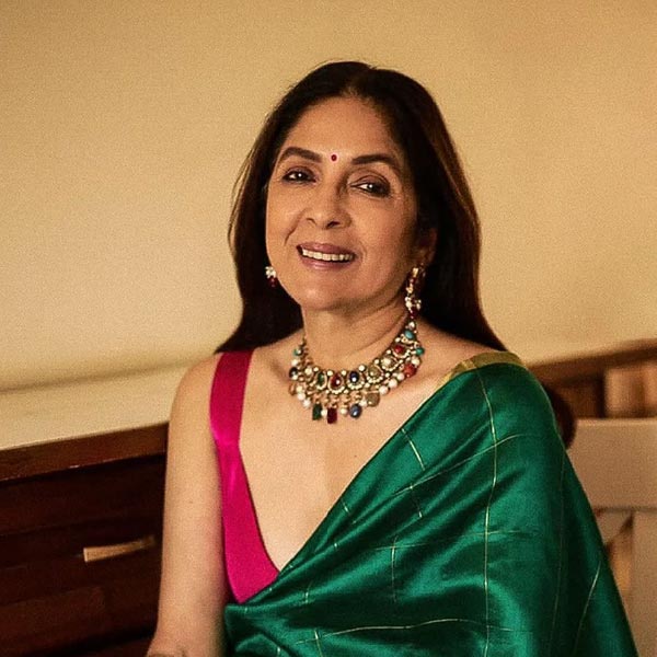 বর্ষীয়ান অভিনেত্রী নীনা গুপ্তের ব্যক্তিগত জীবন নিয়েও কম জলঘোলা করা হয়নি। ক্রিকেটার ভিভিয়ান রিচার্ডসের সঙ্গে নীনার সম্পর্কও বহুল চর্চিত ছিল। নীনার কন্যা মাসাবা গুপ্ত বর্তমানে প্রসিদ্ধ পোশাকশিল্পী। মাসাবাকে একা হাতেই মানুষ করেছেন নীনা।