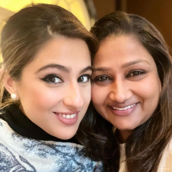Image of Sara Ali Khan and Dolly Jain.