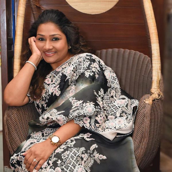 Image of Dolly Jain.