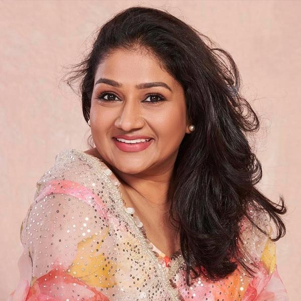 Image of Dolly Jain.