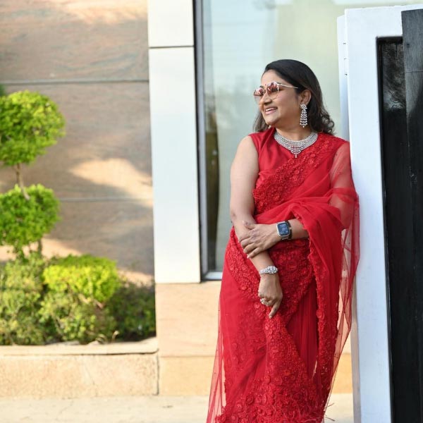 Image of Dolly Jain.