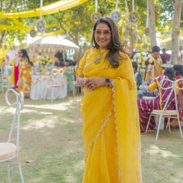 Image of Dolly Jain.