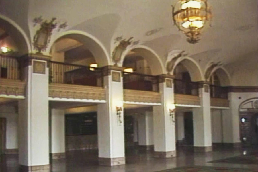 রোগ নিরাময়ের খবর পাঁচকান হতেই হোটেলে ভিড় জমাতে থাকেন দলে দলে মানসিক রোগী। কারও স্মৃতিলোপ হয়েছে তো কেউ আবার মানসিক অবসাদগ্রস্ত। সকলের ধারণা ছিল হোটেলের জলের মধ্যেই লুকিয়ে রয়েছে তাঁদের ‘মহৌষধ’।