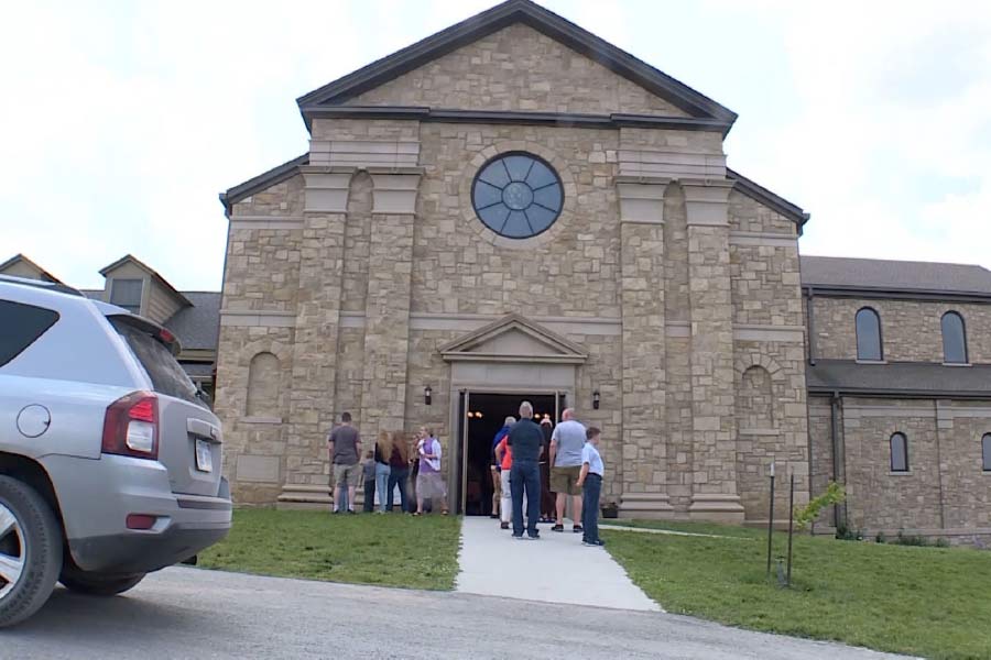 ১৮ মে, বৃহস্পতিবার উইলহেলমিনার কফিন প্রকাশ্যে আনা হয়েছে। নাম প্রকাশে অনিচ্ছুক ঘটনাস্থলে উপস্থিত এক সন্ন্যাসিনী তাঁর অভিজ্ঞতার কথা জানান।