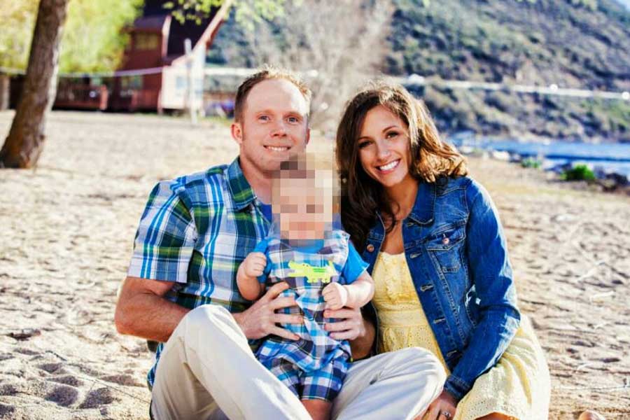 স্বামীর মৃত্যুর পর ৩ নাবালক সন্তানের জন্য ৪১ পাতার একটি বই লিখেছিলেন কোরি। তাঁর সন্তানেরা যাতে বাবার মৃত্যুশোক সামলে উঠতে পারে, তার জন্য কী কী করা উচিত তাদের, সে উপায়ও জানিয়েছিলেন ওই বইয়ে। 