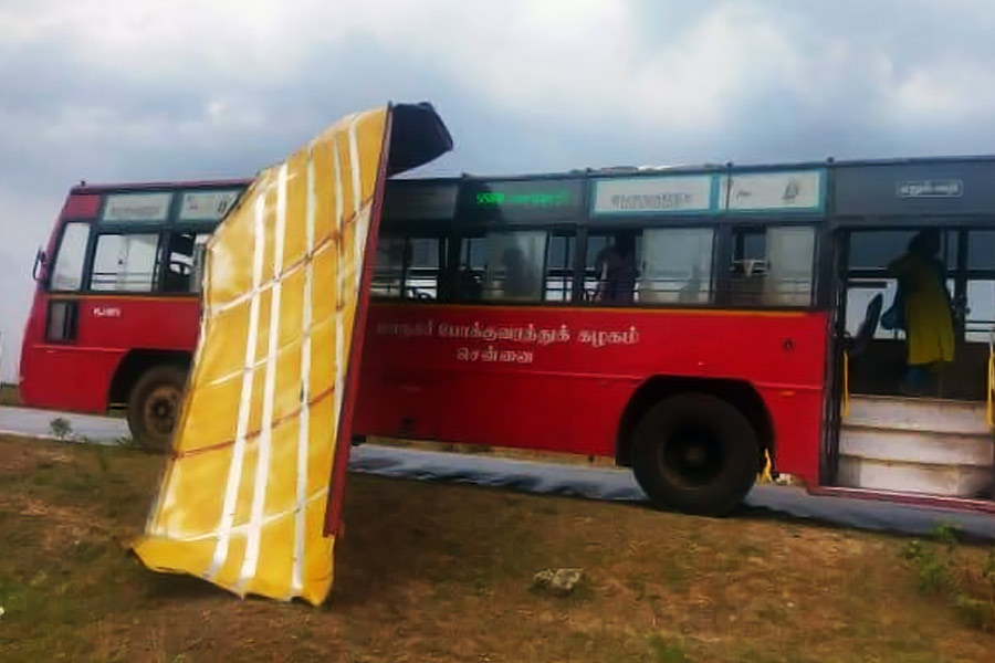 Roof of Tamil Nadu government bus ripped off during gusty wind.