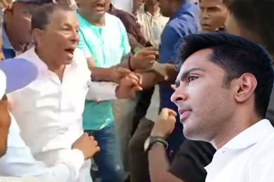 The Security Guard of TMC Leader Abhishek Banerjee pushed Minister Akhil Giri away in Contai