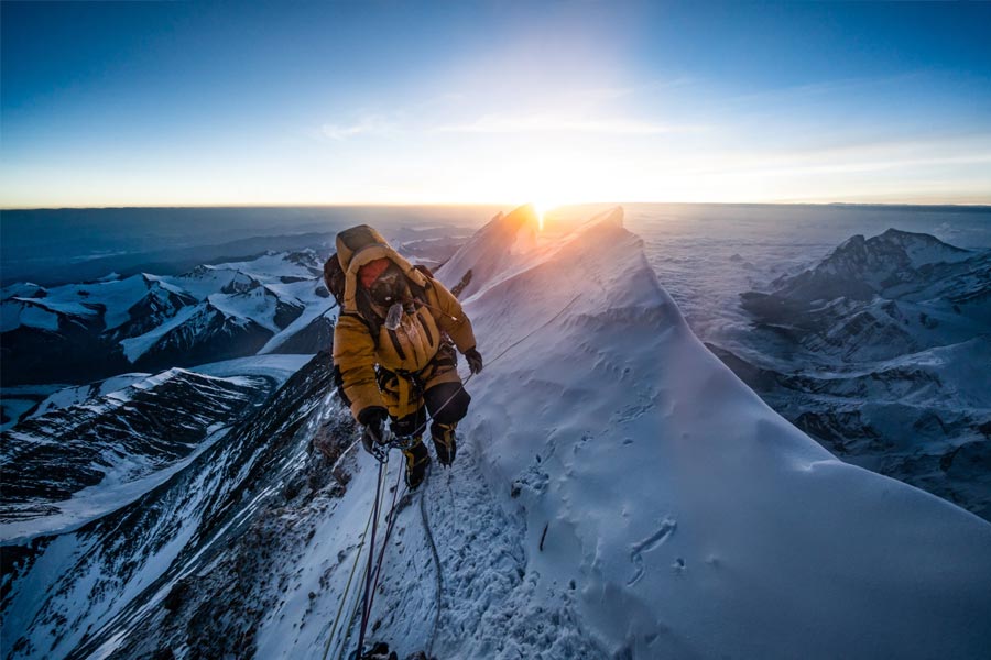 image of mountaineer 
