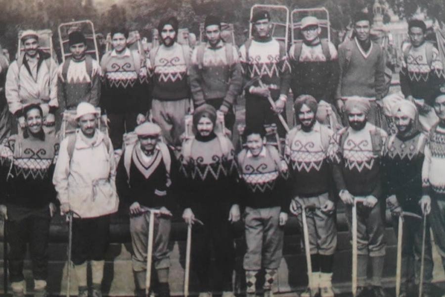 image of mountaineer 