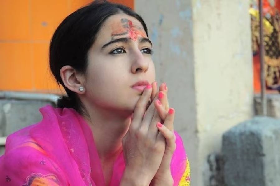 Bollywood actress Sara Ali Khan answers the trolls who attacked her for visiting Mahakal Temple despite being a Muslim.