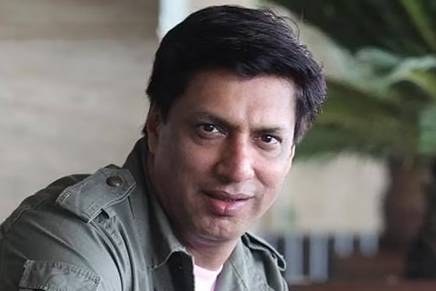 বলিপাড়ার একাংশের দাবি, প্রীতির সঙ্গে নাম জড়ানোর পর মধুরের কেরিয়ারে প্রভাব পড়ে। যে ধরনের ছবি পরিচালনা করে তিনি হাত পাকিয়েছিলেন সে ধরনের ছবি আর তৈরি করতে পারছিলেন না তিনি। মধুরের কেরিয়ারের রেখচিত্র ক্রমে নিম্নমুখী হতে শুরু করে।