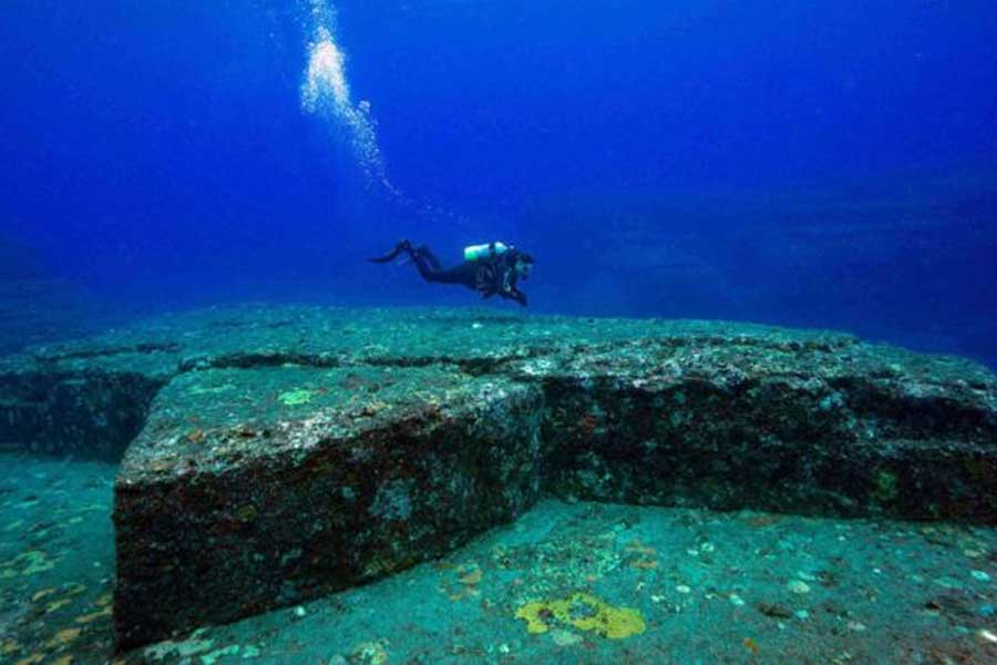 Greece Treasures and hidden underwater building found in Salamis island