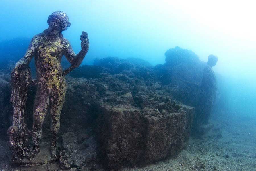 Greece Treasures and hidden underwater building found in Salamis island