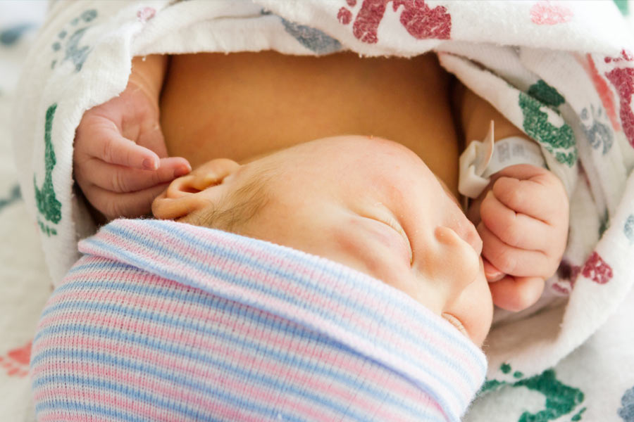 বাইল্যাটারাল রেনাল এজনেসিস বা পটার সিনড্রোমে শিশুর ফুসফুসেরও বিকাশ হয় না। শিশুকে গর্ভে বাঁচিয়ে রাখার জন্য নানা রকম তরল প্রবেশ করানো হত অ্যান্ডির শরীরে।