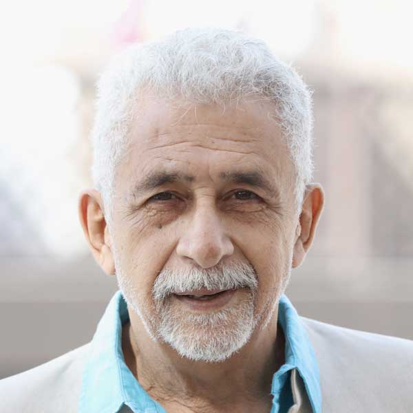 সত্তরের দশকের মাঝামাঝি সময় থেকে বড় পর্দায় অভিনয় শুরু করলেও আশির দশকে বলিপাড়ায় জনপ্রিয় হতে শুরু করেন নাসিরুদ্দিন শাহ। হিন্দি ছবির পাশাপাশি বাংলা, মালয়ালম, উর্দু এবং ইংরেজি ভাষার ছবিতেও অভিনয় করতে দেখা যায় তাঁকে।