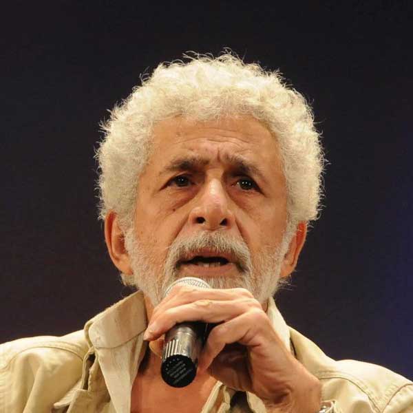 ২০১৪ সালে প্রকাশ পায় নাসিরুদ্দিনের আত্মজীবনী ‘অ্যান্ড দেন ওয়ান ডে’। এই বইয়ে নাসিরুদ্দিন জানান, স্বপ্নপূরণ করতে ছোটবেলায় বাড়ি ছেড়ে পালিয়ে যান তিনি। অভিনেতার দাবি, মাত্র ১৬ বছর বয়সে ঘরছাড়া হন তিনি।