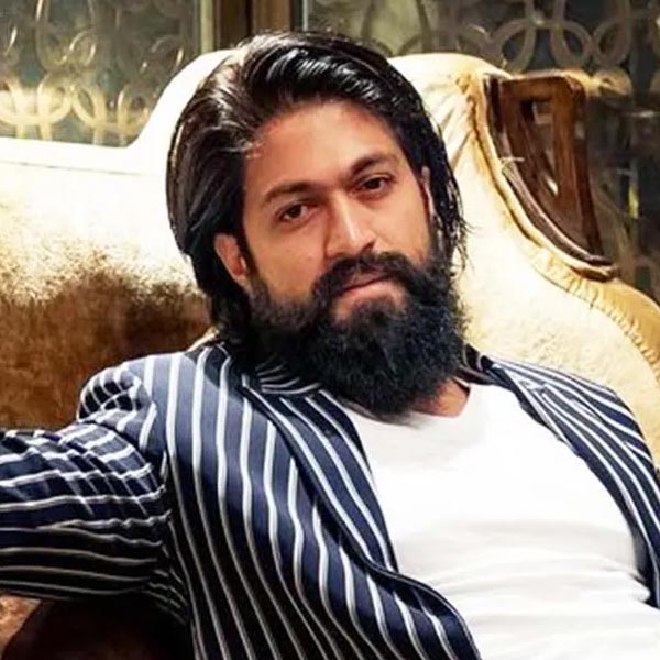 বলি তারকাদের পাশাপাশি এই তালিকায় নাম রয়েছে দক্ষিণী ফিল্মজগতের অভিনেতা যশের। দক্ষিণের জনপ্রিয় অভিনেতা এক পুরনো সাক্ষাৎকারে জানান, অভিনয় নিয়ে যশ কেরিয়ার তৈরি করুক তা চাইতেন না যশের বাবা।