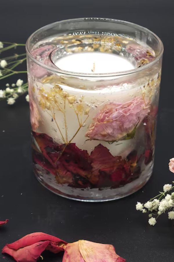 ৮. জেলি মোমবাতি - এই 'ডেকোরেটিভ' সুগন্ধী মোমবাতি একটা সুন্দর দেখতে ছোট আধারে রঙিন জেলি আকারে থাকে। ফ্রুট জেলি মোমবাতির আধার বিভিন্ন ফলের আকৃতির ও সেই ফলের সুগন্ধী হয়ে থাকে সাধারণত। দাম এক পিসের ৮০-৮০০ টাকা। বসার ঘরে রাখলে সুন্দর লাগে দেখতে।