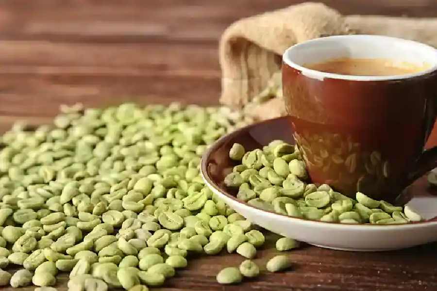 Five reasons to add green coffee in your diet.