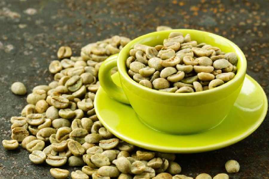 Five reasons to add green coffee in your diet.
